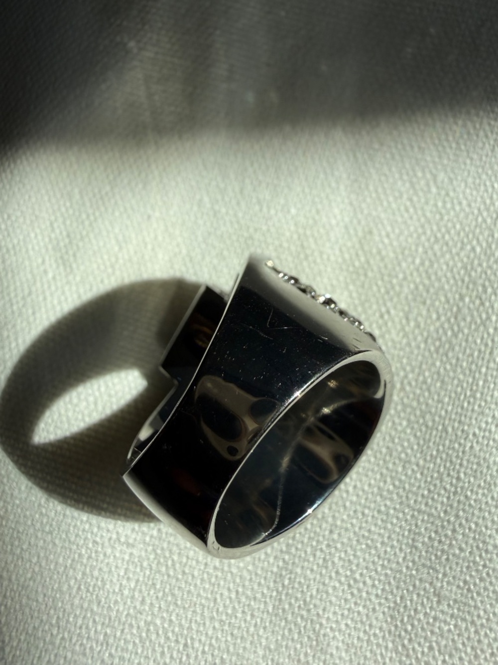 Swarovski Crystal Skull Pavé Statement Ring - Rare Gunmetal Tone Women's  Size 8 - Picture 9 of 12
